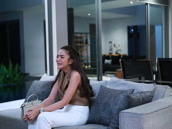 Lần nào đến chơi, mẹ bạn trai cũng muốn hai đứa ngủ chung phòng, để rồi em 'vỡ tim' khi khám phá ra một bí mật tày đình