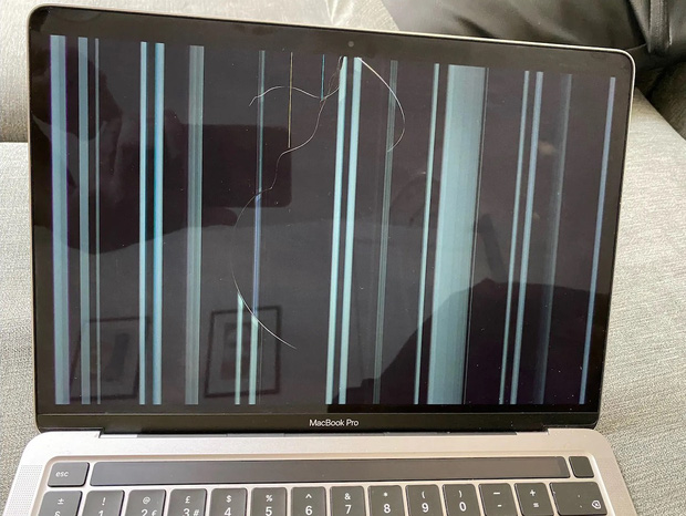 Nhiều MacBook bị nứt màn hình không rõ nguyên nhân, người dùng nên hết sức thận trọng