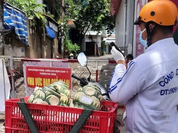 Sự thật câu chuyện 'shipper chở tro cốt người mất vì Covid-19 đi giao khắp Sài Gòn' gây xôn xao