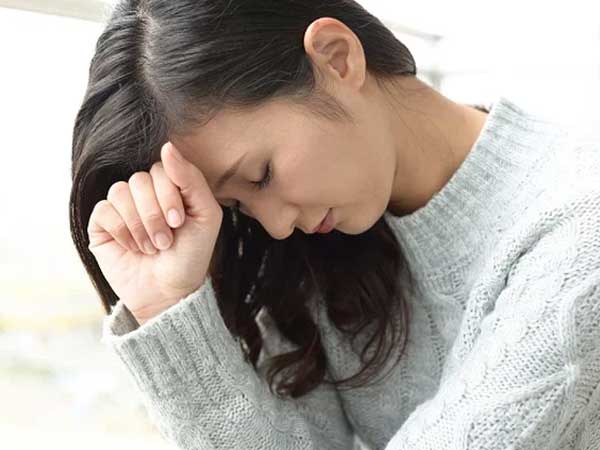 10 giờ tối mới ăn cơm, không ngờ sau một cuộc gọi 2 phút, chồng tôi lại giận dữ hất đổ cả mâm bát và nặng lời mắng nhiếc vợ
