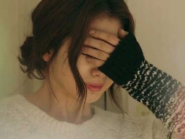 Chồng buột miệng khen người yêu cũ khi đi ăn cưới bạn học: 'Biết thế ngày xưa cưới liền tay' rồi tái xám trước pha đáp trả của vợ sau vài tiếng!