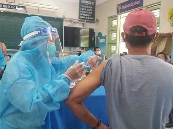 Những dấu hiệu cho thấy bạn có thể gặp nguy hiểm sau khi tiêm vắc-xin Covid-19