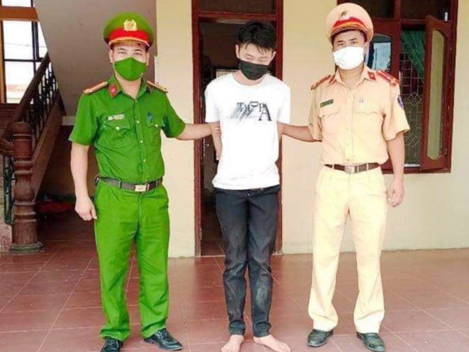 Bắt nam sinh lớp 12 đến nhà bạn đâm gục hai mẹ con trong đêm