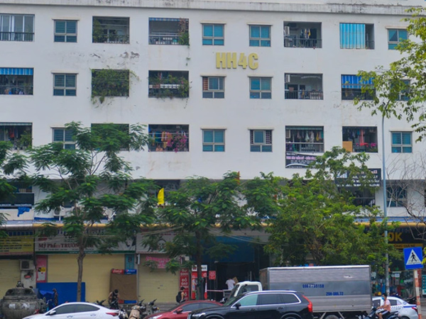 Hà Nội: Phong toả chung cư HH4C Linh Đàm, truy vết người liên quan qua camera an ninh