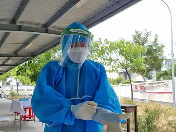 Phó Chánh VP Đoàn ĐBQH và HĐND TP Đà Nẵng bị giáng chức vì đánh nữ nhân viên y tế