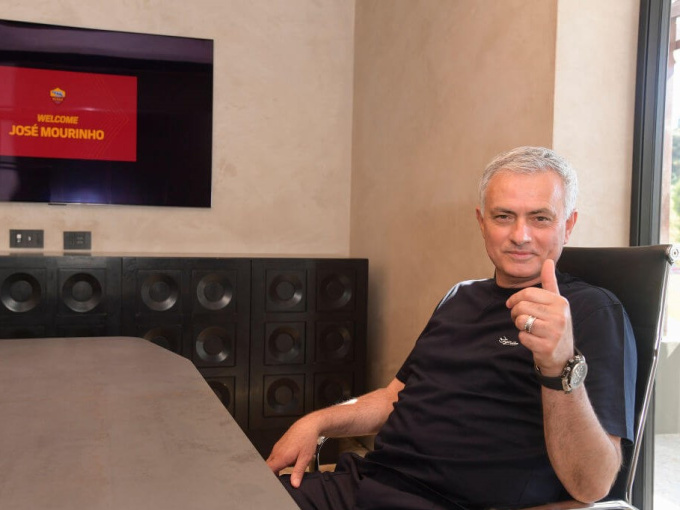 Jose Mourinho vẫn cứ là người tình tuyệt vời của người Ý