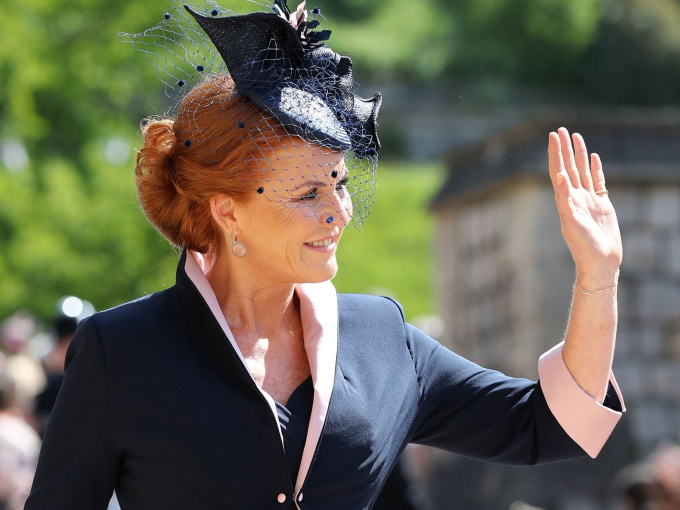 Cựu thành viên Hoàng gia bất ngờ lên tiếng bảo vệ vợ chồng Harry,  Meghan: Diana sẽ rất tự hào về họ