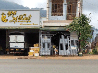 Bắt quả tang 'đối tượng' 1 ngày ra đường 8 bận nhưng 'không dám' xử phạt, anh công an dở khóc dở cười: 'Cái này có thiết yếu không các vị ơi?'