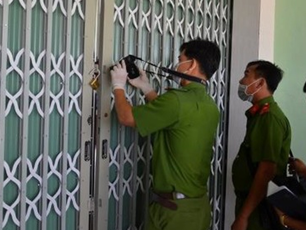 Người phụ nữ sống một mình và người đàn ông tử vong trong căn nhà khóa cửa