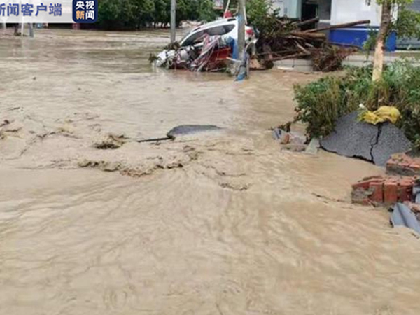 Mưa lớn tiếp tục đe dọa Trung Quốc, người dân lo sợ sẽ có thảm họa 'nghìn năm có một'