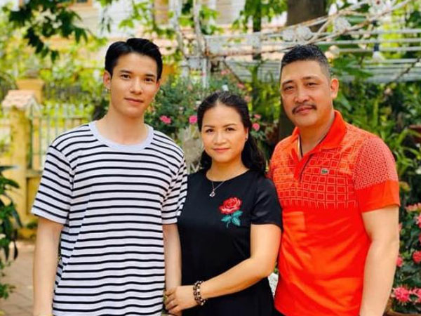 Cuộc sống kín tiếng của NSƯT Hồ Phong - người tình bà Sa gian xảo trong 'Hương vị tình thân' phần 2