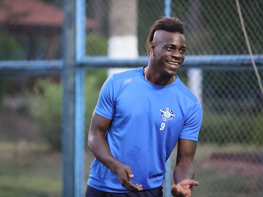 'Ngựa chứng' Balotelli được xóa cáo buộc hiếp dâm