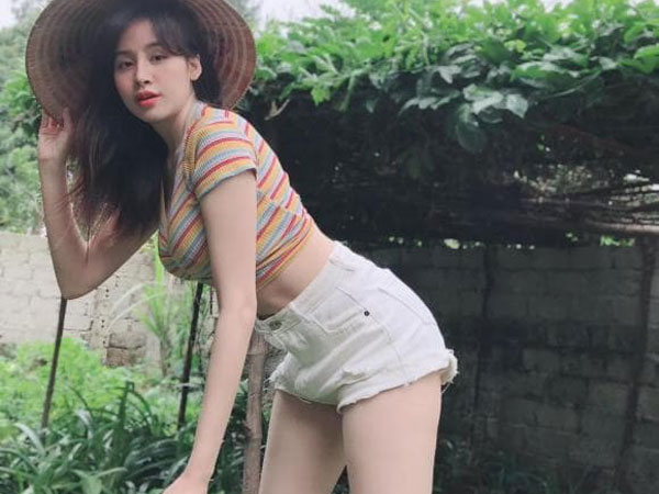 Bà Tưng phản ứng khi có người inbox gạ gẫm 'job đi tiệc'