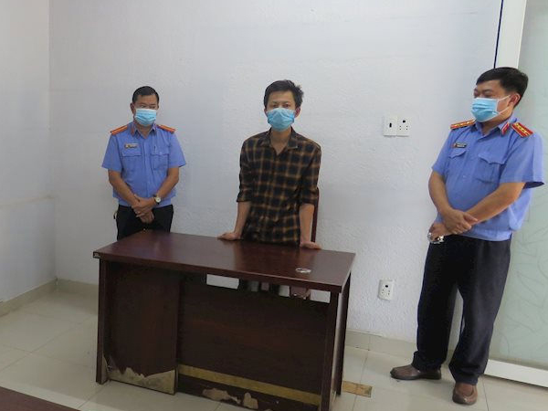 Bắt tạm giam nguyên Trưởng Công an xã làm giả hồ sơ, tài liệu