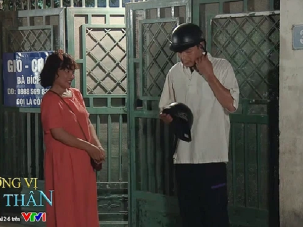 Hương vị tình thân phần 2 tập 13: Bà Bích 'thả thính' ông Sinh, Dũng vừa nhìn đã định tán tỉnh Diệp dao kéo