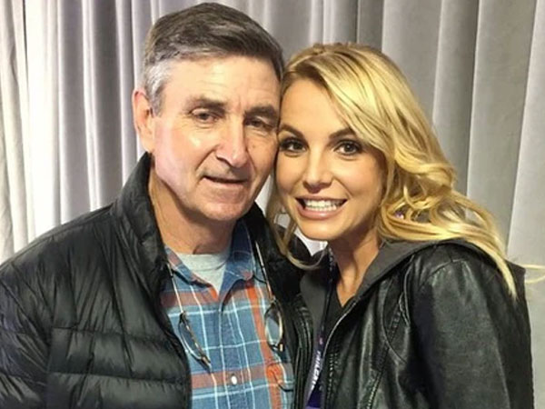 Chính thức: Cha của Britney Spears rút khỏi quyền bảo hộ của con gái, tuy nhiên cô vẫn chưa được tự do vì lý do này