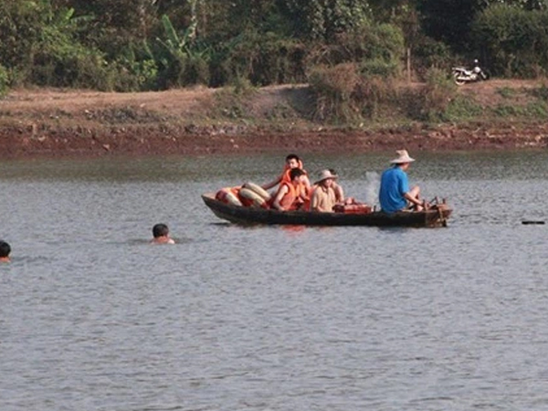 Phát hiện thi thể người phụ nữ mang thai 7 tháng dưới lòng hồ