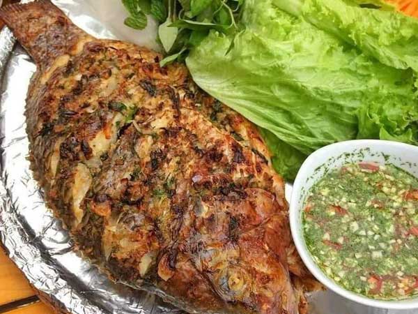 Đặc sản cá nướng vùng cao, ngày bán trăm con làm mồi đổi vị