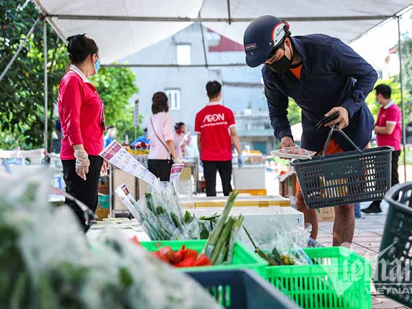 Hà Nội kích hoạt hàng loạt điểm bán hàng lưu động tới từng ngõ phố