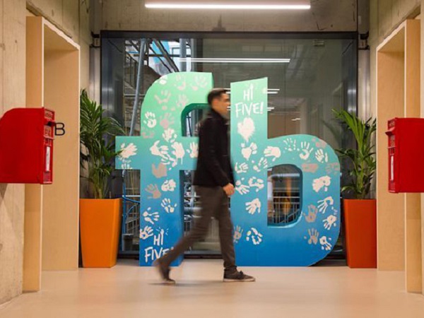 Facebook lùi lịch trở lại văn phòng tới năm 2022