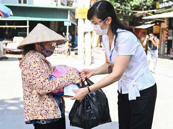 Những người thuộc 10 nhóm này sẽ được Hà Nội hỗ trợ tổng cộng hơn 350 tỉ đồng