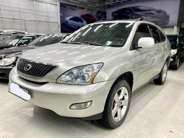 Có 400 triệu mua xe cũ, chủ showroom khuyên hãy 'chơi' hẳn Lexus RX thay vì Toyota Yaris