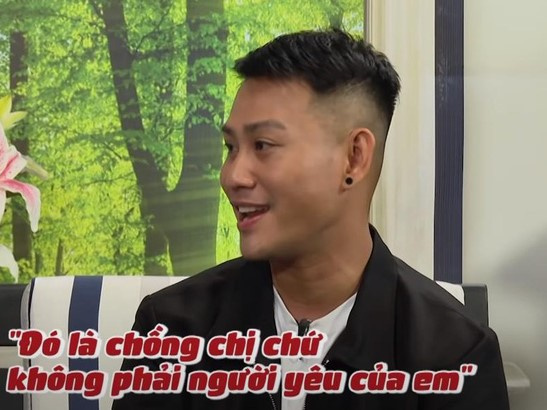 Chuyện hy hữu: Chàng gay được chính thất cho phép 'chung chồng' và phải đồng ý 'luân phiên' mỗi ngày