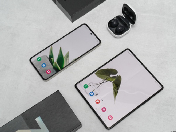 Có giá 1000 USD nhưng Galaxy Z Flip3 sạc chậm hơn cả iPhone 12