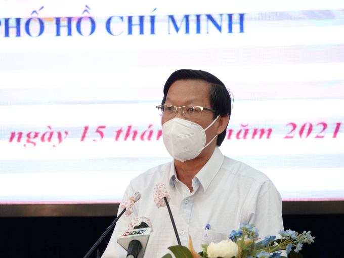 TP.HCM giãn cách xã hội thêm 1 tháng
