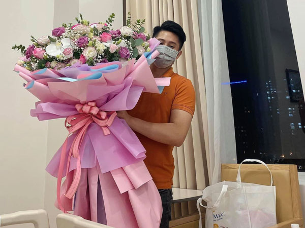 Phỏng vấn nhanh anh chồng chuyển khoản 600 triệu đồng mừng vợ vượt cạn thành công: 'Mình từng tặng vợ món quà to hơn thế'