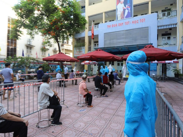 Hà Nội xét nghiệm hơn 300.000 người, phát hiện 29 ca dương tính SARS-CoV-2