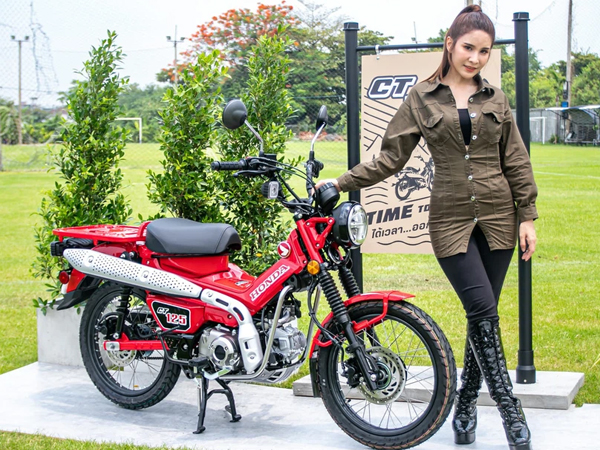 Mãn nhãn Honda Cub hàng Thái Lan giá 62 triệu đồng, đổ đầy bình xăng đi 360km
