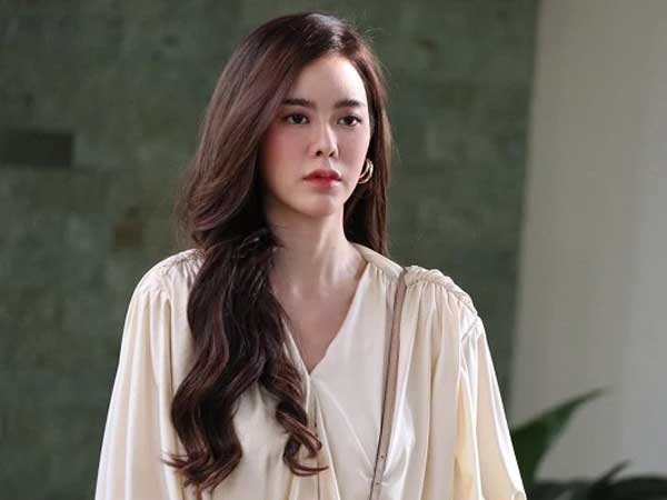 Vừa mở cửa đã thấy bao gạo và rau củ trước nhà, tôi nhắn tin cảm ơn chị hàng xóm nhưng lại thắt lòng khi biết người gửi