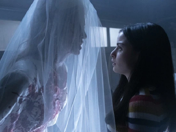 Câu chuyện kinh hoàng, đẫm máu của 'cô dâu ma' trong Annabelle 3 chính thức được hé lộ: Người phụ nữ trả thù vì gã chồng bội bạc