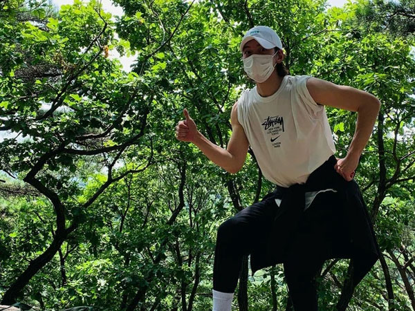 Ji Chang Wook lần đầu lộ diện sau khi điều trị COVID-19, body cuồn cuộn cơ bắp 'mlem' làm dân tình phát sốt