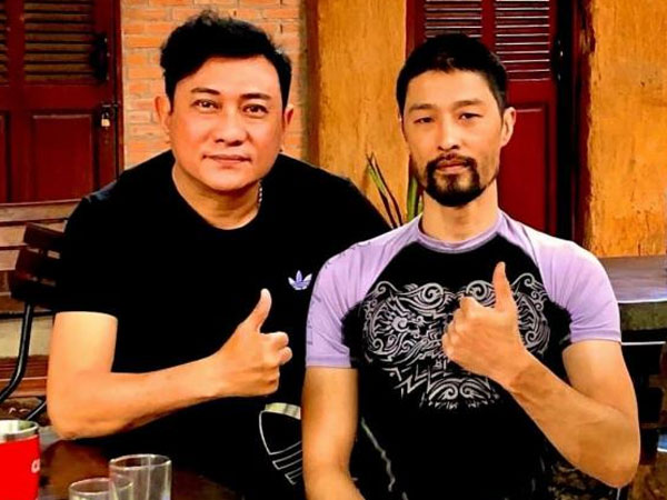 Hoàng Phúc khoe ảnh tái hợp Johnny Trí Nguyễn sau 8 năm, nhưng nhan sắc cả hai lại chênh nhau đến bất ngờ