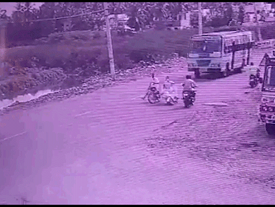 Bị ngã xe, người đàn ông phản ứng cực nhanh tránh kịp bánh xe buýt
