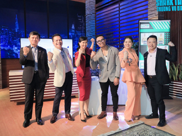 Lần đầu tiên trong Shark Tank Việt Nam, cả 5 'Cá Mập' bắt tay đầu tư cho 1 startup