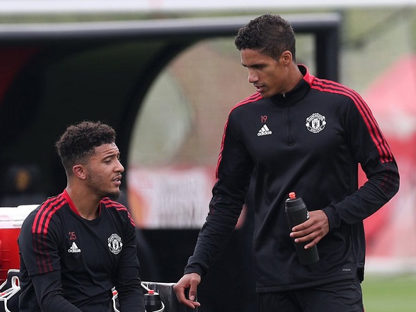 Varane tập buổi dầu tiên, thừa nhận mơ khoác áo MU từ 10 năm trước