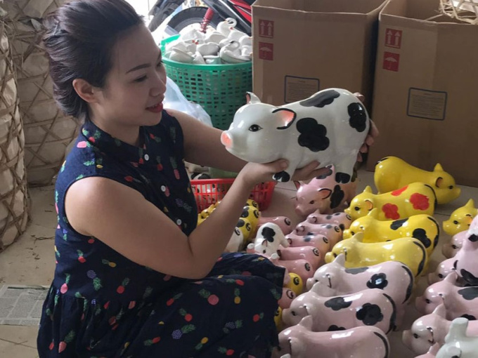 Khởi tố, bắt tạm giam Ngân 'gốm'