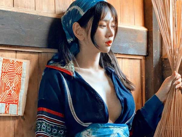 Để vòng 1 hớ hênh khi mặc đồ thổ cẩm, hot TikToker Lê Bống bị chỉ trích 'làm mất bản sắc dân tộc'