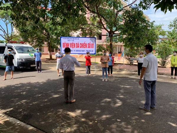 Bệnh nhân COVID-19 viết tâm thư gửi gần 100 người vô tình thành F1: 'Con chắp tay ngàn lần xin lỗi mọi người'
