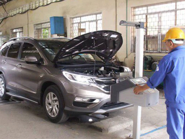 Từ ngày 1/10, đăng kiểm ô tô không phải xuất trình bảo hiểm