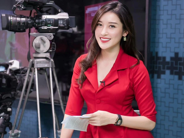 Á hậu Huyền My chính thức trở thành BTV truyền hình, chưa lên sóng đã gây sốt khi tung ảnh hậu trường