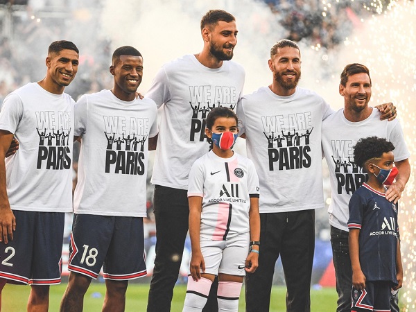 Mua sắm rầm mộ, Messi vẫn yêu cầu PSG ký thêm một bản hợp đồng mới