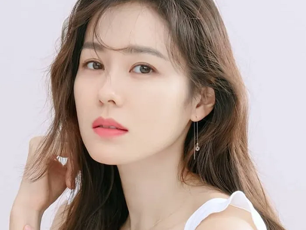 Những mỹ nhân Hàn 'hack tuổi thần sầu': Song Hye Kyo thần thái cuốn hút, Park Bo Young tựa nữ sinh cấp 3