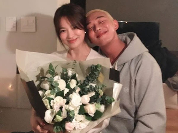 Top 1 Naver: Cả kho ảnh tình tứ của Song Hye Kyo - Yoo Ah In gây bão, truyền thông Hàn đặt dấu hỏi vì sao cả hai không hẹn hò