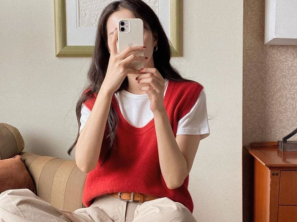 Thời điểm giao mùa đang cận kề, chị em nhanh update thêm các loại áo len mỏng, dệt kim đi thôi, gái Hàn đã mặc nhiều lắm rồi