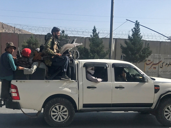 Taliban vấp phải sự kháng cự đầu tiên, nỗ lực điều hành đất nước đối mặt thách thức lớn