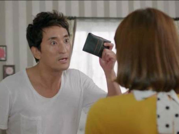 Mỗi tháng đưa vợ có 5 triệu để nuôi 2 con nhỏ và chi tiêu gia đình còn chê vợ hoang phí, người đàn ông bị dân tình 'ném đá' tới tấp vì: 'Đã gia trưởng còn keo kiệt!'